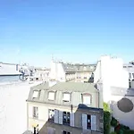 Bright Flat Close To Chatelet