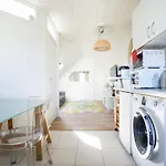 Bright Flat Close To Chatelet